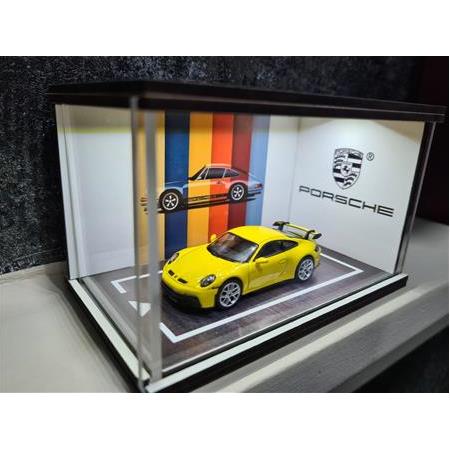 1/64 Ölçek, Tek Araçlık, Sürgülü Akrilik Korumalı, Led Işıklı Diorama